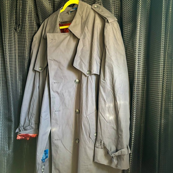 Vintage Trench Coat - Picture 4 of 9